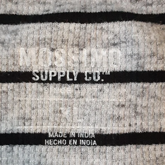 MOSSIMO SUPPLY CO GRAY AND BLACK STRIPED TOP,  SIZE XL - Picture 5 of 6